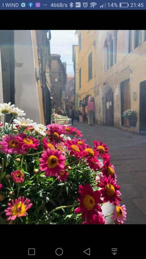 La Casa Sulla Piazzetta Apartamento Albenga Exterior foto