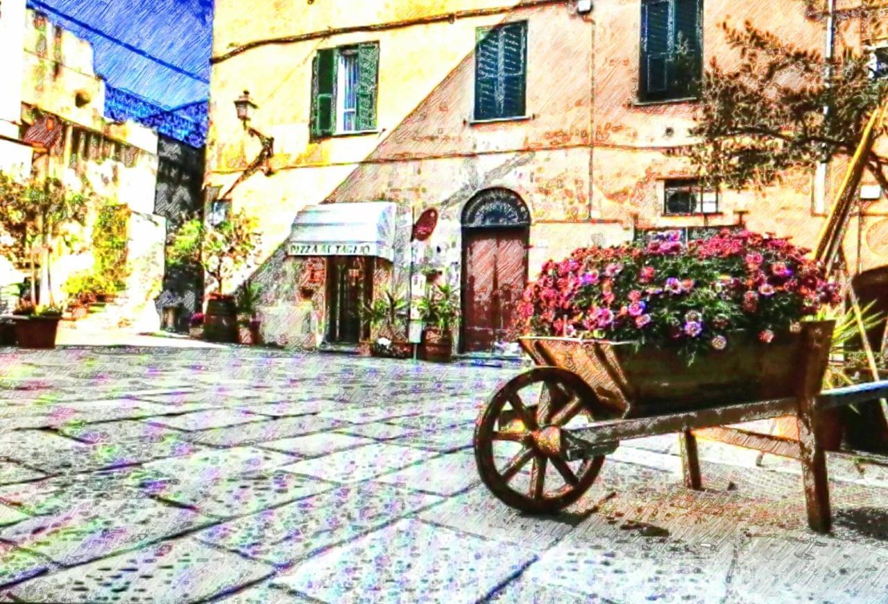 La Casa Sulla Piazzetta Apartamento Albenga Exterior foto